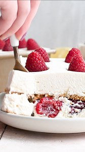 A NO BAKE icebox cake is the best dessert for summer! 🍋 👇 recipe in the comments 👇 | The Recipe Rebel