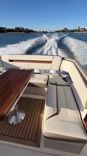 Looking for the ultimate family day boat? If so, this 2023 Tiara 38 LS is one you need to see. Some features include: 👉Triple 300hp Mercury engines 👉Joystick docking 👉Seakeeper gyro 👉Onan 5kW generator 👉Bow thruster Contact Scott James for info: 757.570.3944 #bluewateryachtsales #tiarayachts #cruising #chesapeakebay | Bluewater Yacht Sales