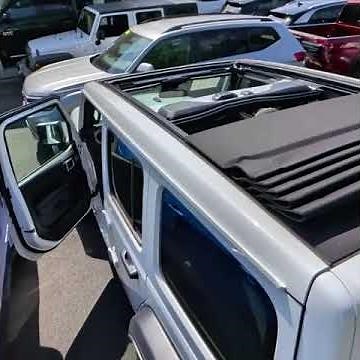 2025 Jeep Wrangler convertible 4XE