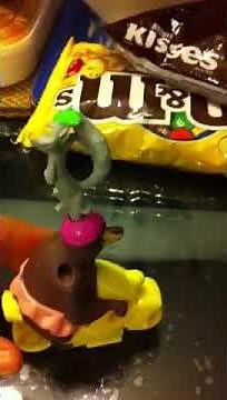 Madagascar 3: McDonald's Toy, King Julien & Sonya