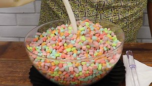 2.7K views · 112 reactions | Now you can stop picking the cereal out of your marshmallows. Happy #NationalCerealDay 北 ↳ https://itsugar.com/ginormous-it-sugar-marshmallow-mania-gift-box.html | IT'SUGAR | Facebook