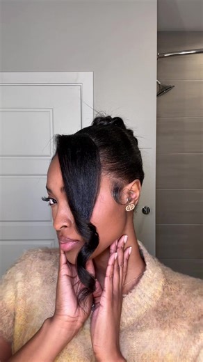 Creative Holiday Hairstyles You Can Try