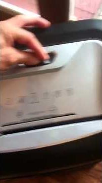 Staples- 15 sheet capacity paper shredder