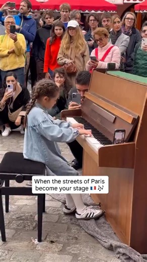 Maya & Melissa Portella on Instagram: "When the streets of Paris become your stage 🇫🇷🎶 #montmartre #paris #piano #pianogirl #pianokids"