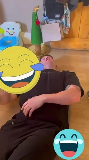 🤣 Sauce as Blood Prank: Pretending Hand Injury Shocks Kids! Funny Reactions #shorts