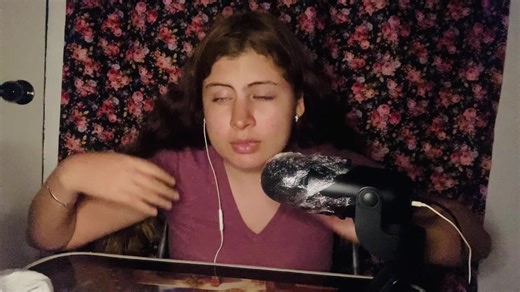 ASMR haciendo sonidos con espuma en el micrófono 🎙️ #asmr #asmrsounds #asmrvideo #asmrtiktoks #asmrespañol