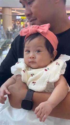 Daddy Kevin Mchay Labucay and Baby Killian Rhys roaming around in the mall, where are you mommy Rose Ann Dumlao Baccay ? ❤️🥰 #babyKillianRhys #daddyanddaughter | Merced Labucay