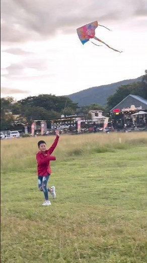 Get ready to take the kids to fly kites‼️ The kids' first time flying a kite🪁