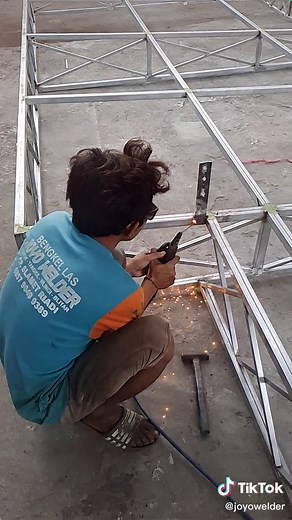 Metal Frame Welding Techniques in Outdoor Workshops