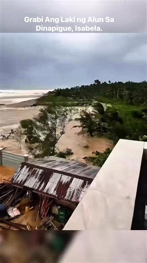 ⚠️UPDATE | SUPER TYPHOON ‘UWAN’ SLAMS ISABELA 🌊💨 Powerful waves from Super Typhoon Uwan are now battering the coastlines of Dinapigue, Isabela. Strong winds are pushing seawater inland, causing severe flooding in homes and roads. 🌊 Residents living near the shore are urged to evacuate immediately as conditions continue to worsen. Stay alert, stay indoors, and keep safe. 🙏 🎥 Video Courtesy: Princess Ramos #UwanPH #Isabela #Pagasa #BreakingNewsPH #BagyongUwan | Renson Olvina Saguid