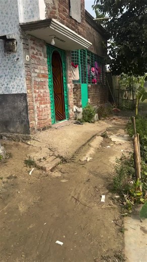 বাপ বেটি শহরে যাচ্ছি