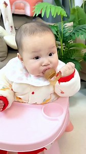 Get at www.mishbaby.com ✨️ Comment For A Link 🎁 🍓🥕 Baby Juice Extractor Pacifier Spoon – Safe & Fun Feeding for Teething Tots! 👶✨ Introduce your little one to fresh fruits and veggies with this 2 mm Juice-Release Pacifier Spoon, designed to make feeding and teething both safe and enjoyable! 🌟 Key Features: 💧 2 mm Juice Output: Evenly releases juice as baby bites down, letting fresh flavors flow into their mouth—no large chunks, no choking risk! 🧼 Easy to Clean: Large-mouth design makes ri