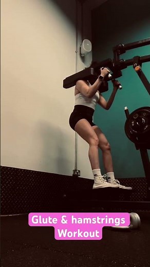 Perfect squat, working on glutes and hamstrings🍑