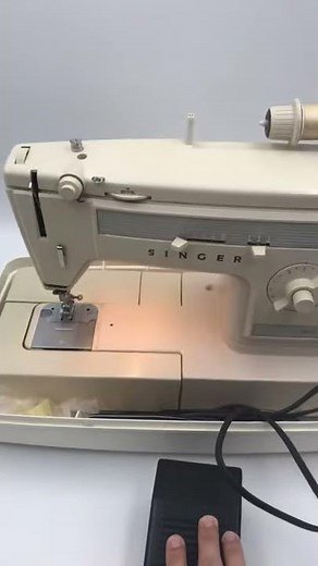 Singer Sewing Machine model 1022