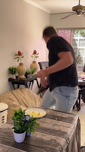 Egg exploding prank 😂 #prank #explodingegg #couplesprank