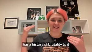 💦 “The training of dance has a history of brutality to it but often times it is masked with this affect of ease and grace and effortlessness.” For #DUFest23, the award-winning US Choreographer Abby Zbikowski explores how to create rehearsal spaces that reclaim the brutal rigour that goes into the practice of hyperphysical movement. Watch the workshop now with a Digital Pass, available until 31 Oct: https://danceumbrella.co.uk/event/abby-zbikowski-artist-encounters-coaching-as-a-creative-pursuit