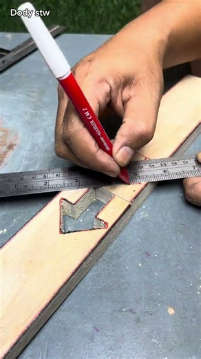 Arrow wooden connection✅ #tutorial #woodworking #woodscraft #diy #tipsntricks #shortvideo