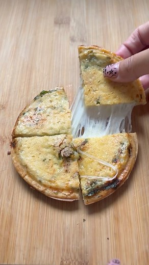 9.9K views · 43 reactions | Ok I gave in and had a go at the viral garlic tortilla hack using my new toy ! Of course I had to put my own spin on it! I used 3 cheeses, 3 layers of tortillas, garlic butter, chilli, mixed herbs and fresh parsley. my heat and eat gadget is linked on my Amazon store front  #tortilla #recipes #foodstagram #garlicbread #cheesy #easyrecipe #garlicbread #garlicbutter #foodhack #foodhacks #Tortillas | Superhomecook | Facebook
