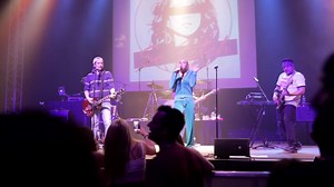 So Fetch brings their 2000s dance party to The State Theatre in Falls Church, Virginia on Friday April 29th! 😎💋 Calling all 2000s revivalists! Your time has come! So Fetch, DC’s supreme 2000s tribute band, has arrived. Remember your on-the-go playlist on your first generation iPod? The number one spot on TRL back when Carson was dating Tara Reid? From Avril to Outkast, from Blink to Beyonce, from Kanye to Ke$ha, to that song you liked from the OC. Break out your low rise jeans, UGGs, popped co