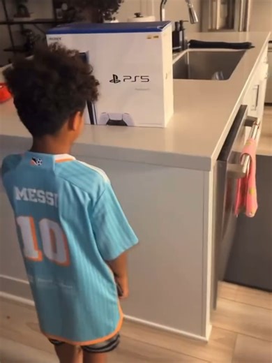 Blueface flirting with twins🥸 | BLUE FACE New