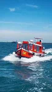 2.4K views · 59 reactions |  Un'escursione turistica in barca...