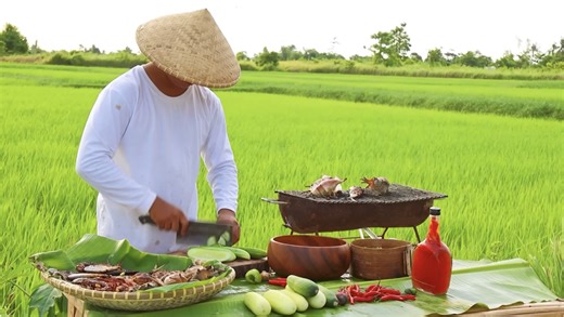 Grilling Seafoods in the Middle of Ricefields I Joseph The Explorer