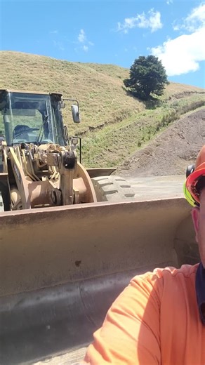 Loader drivers for you!🙄🤦‍♂️🤷‍♂️ Help spread this message!😂🤣😂 #loader #loaderdriver #changeyourways #thinksmart