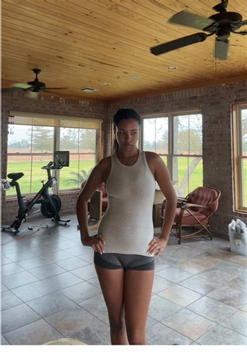 i love a long tank top!!!