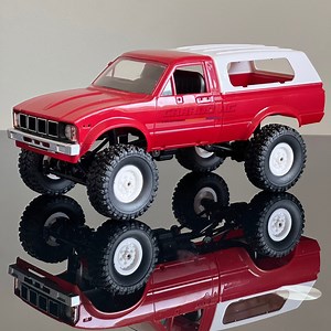 35K views · 806 reactions | Hilux a control remoto disponible una coquetería 2 en 1 puedes usarla como camioneta cubierta o Pickup Cómprala en el WhatsApp 3157117689, en página www.carrosrccolombia.com O en nuestros puntos físicos: ° Bogotá: calle 72 # 86 -69 centro empresarial punto 72 Pereira: av 30 de agosto # 68-125 local 5 ° Yopal: Cc Unicentro tienda bambi piso 2 #hilux #hilix4x4 #pickup #radiocontrol #carrosacontrolremoto | carrosrccolombia | Facebook