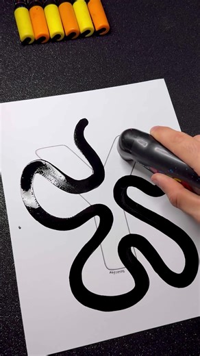 Creative Neon Lettering Ideas: Yellow 'Y' Inspiration