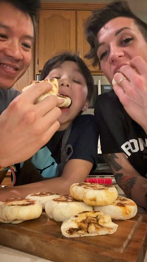 9.2K views · 97 reactions | Stuffed Protein Flatbread #flatbread...