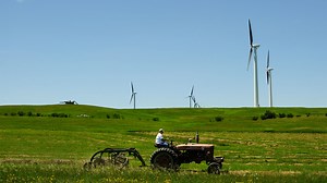 Fertilizer is a major pollutant. Why doesn't the government regulate it as one?