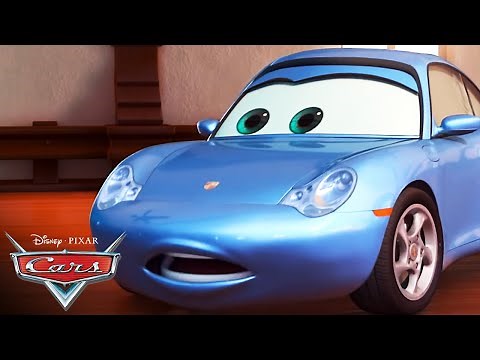 Rayo McQueen se encuentra con Bessie | Pixar Cars