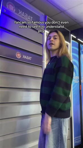 Momo's Iconic Dance Performance in TWICE's Talk That Talk