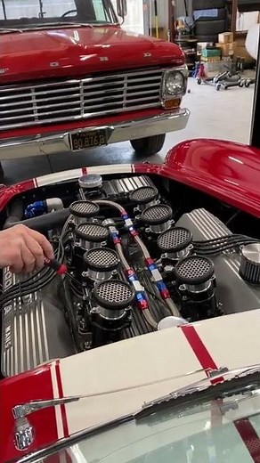 Ford 427 Side-Oiler with Weber with 8 Stack! First Start up, no headers.