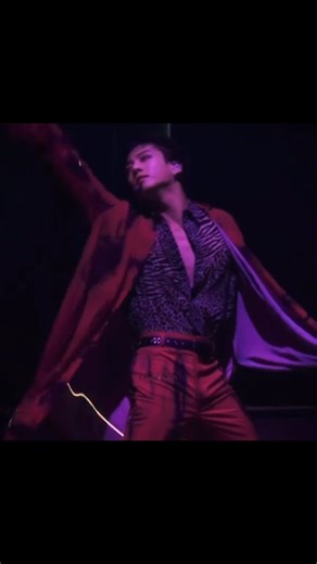 GOLDEN JKK on Instagram‎: "——— يُعد جونقكوك فنان الكيبوب الذكر المُنفرد الأكثر ستريمًا عالميًا عبر منصّة يوتيوب ميوزك في عام 2025 وذلك مع أكثر من 1 مليار مشاهدة. — Jungkook is the most streamed male K-pop soloist worldwide on Youtube Music in 2025, with 1B views. ———"‎