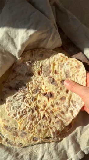 Nea Arentzen on Instagram: "Norwegian potato pancakes! One of my favorite things to eat when we lived there. There’s lompe and lefse, and you can read more about the differences/how to eat them in the recipe! Full recipe in bio or comment recipe for it to be sent to your dm #potatopancakes #lefserecipe #lompe"