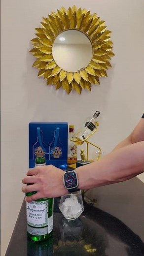 Tanqueray London Dry Gin unboxing and first drink #gin please consider subscribing the Channel