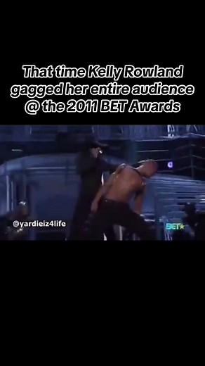 I swear this had me in a headlock for YEARS!!! A masterclass in staging and performance!!! 🔥✨ #kellyrowland #livemusic #BET #betawards #throwback #foryou #4U #MOTIVATION #HereIAm #Kelendria #KELLY #fypage