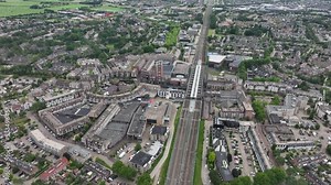 Houten is a city and municipality in the Dutch province of Utrecht. Located southeast of the city of Utrecht between the highways A12 , A27 and the river Lek. Central station and urban city center