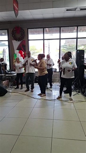 Celebrating the season with Amigos con Amor! 🎶🎤🎄✨ | The Price Club Supermarket