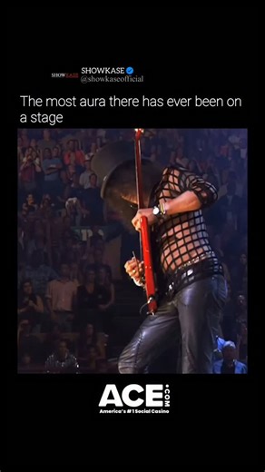 Showkase on Instagram: "In 2001, Michael Jackson held the 30th Anniversary Celebration at Madison Square Garden (Sept 7 & 10). It marked 30 years of his solo career and featured major stars like Whitney Houston, Usher, Britney Spears, and the Jackson 5 reunion. Slash joined Michael on stage to perform “Beat It” and “Black or White,” delivering powerful guitar solos and playfully jamming while Michael danced. The show was later televised on CBS, drew over 45 million viewers, and became Michael’s 