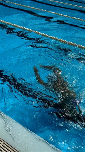 🔥 MASTER YOUR FLIP TURN & FLY OFF THE WALL 🔥 ⠀⠀⠀⠀⠀⠀⠀⠀⠀⠀⠀⠀ ⠀⠀⠀⠀⠀⠀⠀⠀⠀⠀⠀⠀ ⠀⠀⠀⠀⠀⠀⠀⠀⠀⠀⠀⠀ ⠀⠀⠀⠀⠀⠀ Today’s lesson is all about improving your flip turn speed and streamline control to carry more momentum off every wall, one of the easiest ways to get faster without increasing your stroke rate! ⠀⠀⠀⠀⠀⠀⠀⠀⠀⠀⠀⠀ ⠀⠀⠀⠀⠀⠀⠀⠀⠀⠀⠀⠀ ⠀⠀⠀⠀⠀⠀⠀⠀⠀⠀⠀⠀ ⠀⠀⠀⠀⠀⠀ 👉 Drill Focus: ⠀⠀⠀⠀⠀⠀⠀⠀⠀⠀⠀⠀ ⠀⠀⠀⠀⠀⠀⠀⠀ Jumping Flips: Build spatial awareness and body control by practicing flips from a standing or push-off position. ⠀⠀⠀⠀⠀⠀⠀⠀⠀⠀⠀⠀ 