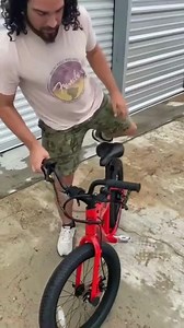 JackRabbit.bike | “It’s super light and easy to load up. Easy to assemble, all electric, it’s got two batteries, and goes 20mph❤️‍🔥”—Blake Wharton, MX Pro | Instagram