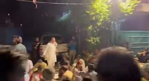 زمان پارک میں مختلف کیمپس میں کرائی گئی پچیسویں سحری کے مناظر | Imran Khan TV | Facebook