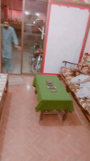 Exploring Traditional South Asian Attire in Daily Life