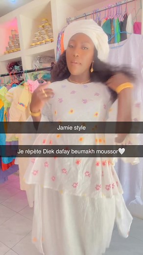 Robe Voile Brodé 2024: Collection Senegalaise