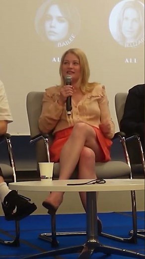 Emilie de Ravin #celebritylegs #legsgalore