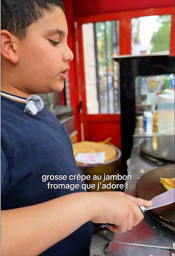 Vous aimez les crêpes ? Moi aussi 😋🥞 Venez goûter nos crêpes sucrées au Nutella, à la cannelle, fraise, banane… ou nos crêpes salées comme la jambon fromage et bien d’autres encore 🧀✨ Il y en a pour toutes les envies ! 📍 5 boulevard de Strasbourg, 75010 Paris #crepes #paris #food #sucre #streetfood