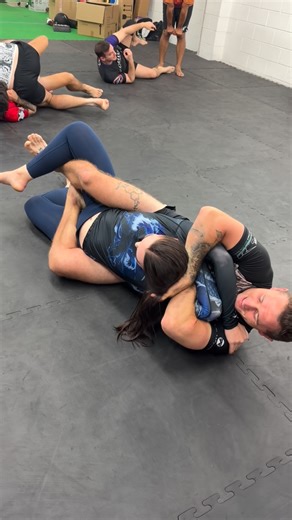 Ronin Academy on Instagram: "Variation of the #fullnelson Jiu Jitsu💥AITKENVALE💥 6PM Monday, Tuesday, Wednesday and Thursday 🔥 💥 💥 #roninsubmissiongrappling #jonesjiujitsu #roninacademy #jiujitsu #bjj 🔥 #roninathletics #brazilanjiujitsu #fasterstrongerbetter #townsvillebjj #nogijiujitsu #australianjiujitsu #mma #fighter #townsvillenogi #townsvillemma #grappling #discipline #nolimits #nopainnogain #mindset #submissiongrappling #wrestling #australianbjj #townsvillejiujitsu #townsvillemaritala